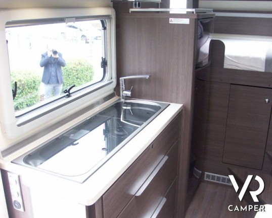Burstner Viseo 670 G: motorhome Burstner con garage e letto matrimoniale in coda