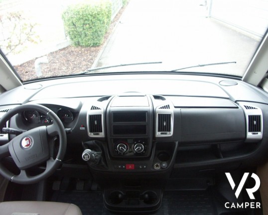 Burstner Viseo 690 G: camper motorhome nuovo con letti gemelli e garage.