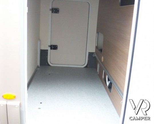 Burstner Viseo 690 G: camper motorhome nuovo con letti gemelli e garage.