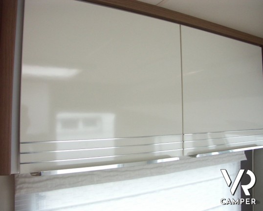 Burstner Viseo 690 G: camper motorhome nuovo con letti gemelli e garage.