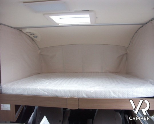 Burstner Viseo 690 G: camper motorhome nuovo con letti gemelli e garage.