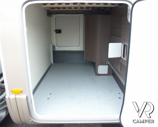 Burstner Viseo 690 G: camper motorhome nuovo con letto nautico centrale e garage