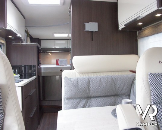 Burstner Viseo 690 G: camper motorhome nuovo con letto nautico centrale e garage