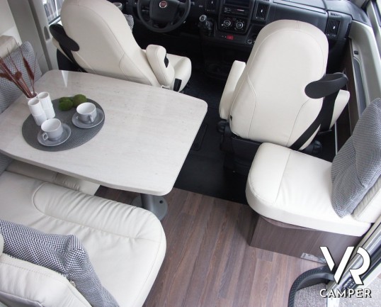 Burstner Viseo 690 G: camper motorhome nuovo con letto nautico centrale e garage