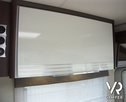 Burstner Viseo 690 G: camper motorhome nuovo con letto nautico centrale e garage