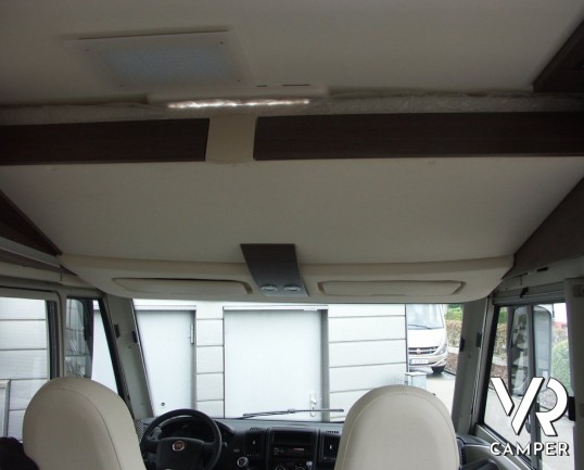 Burstner Viseo 690 G: camper motorhome nuovo con letto nautico centrale e garage