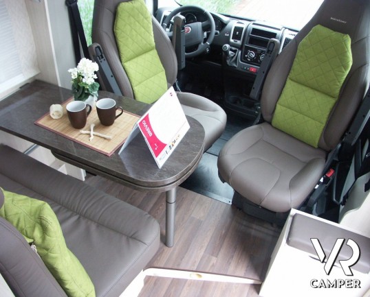 Burstner Brevio 601: camper nuovo semintegrale con letto basculante sul posteriore.