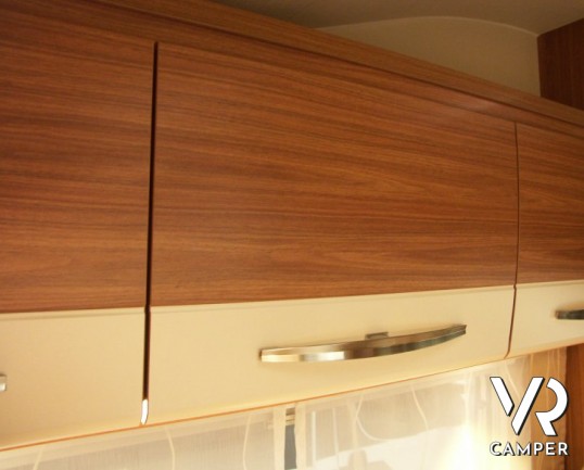 Carado A 464: camper nuovo a Torino mansardato con letto matrimoniale in coda e garage grande omologato 6 posti.