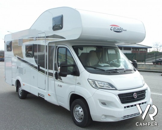 CARADO A464: camper mansardato nuovo tedesco by Hymer, con ampio garage sul posteriore.