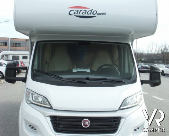 CARADO A464: camper mansardato nuovo tedesco by Hymer, con ampio garage sul posteriore.