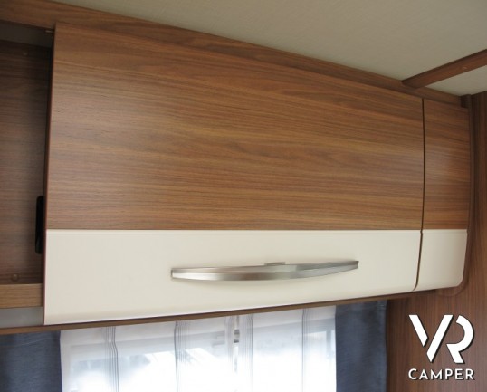 Carado T 132 armadio: camper semintegrale nuovo con garage, compatto nelle dimensioni e con armadio aggiuntivo alto