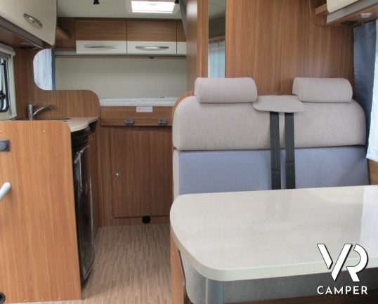 Carado T 132 armadio: camper semintegrale nuovo con garage, compatto nelle dimensioni e con armadio aggiuntivo alto