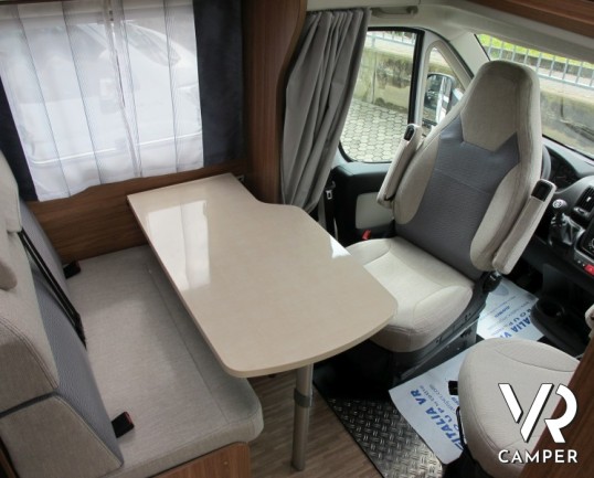 Carado T 132 armadio: camper semintegrale nuovo con garage, compatto nelle dimensioni e con armadio aggiuntivo alto