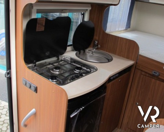 Carado T 132 armadio: camper semintegrale nuovo con garage, compatto nelle dimensioni e con armadio aggiuntivo alto