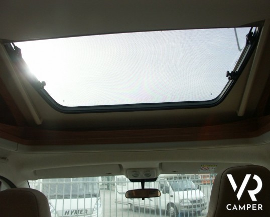 Carado T348: camper semintegrale nuovo del marchio tedesco Carado (Hymer) con letto alla francese, frigorifero grande e ampia dinette e letto basculan