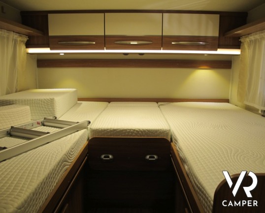 Carado T 447 Perfect 10: camper semintegrale nuovo con letto basculante, frigorifero grande e letti gemelli nella versione Perfect 10 anniversario Car