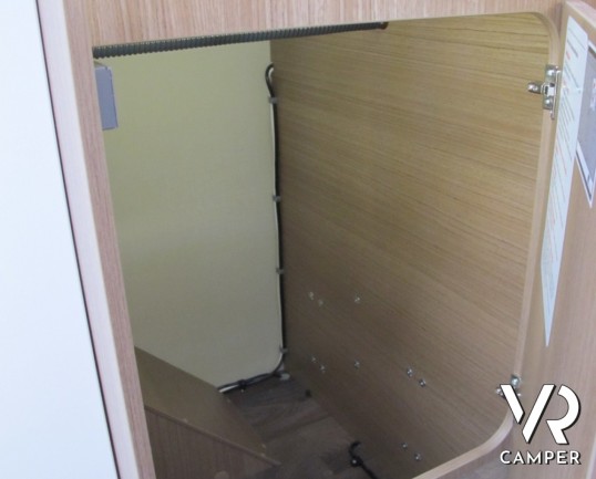 Carado T 447: camper semintegrale nuovo con letti gemelli, letto basculante, bagno e doccia separati, 4 posti omologati.