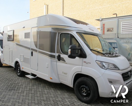 Carado T 447: camper semintegrale nuovo con letti gemelli, letto basculante, bagno e doccia separati, 4 posti omologati.