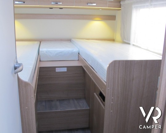 Carado T 447: camper semintegrale nuovo con letti gemelli, letto basculante, bagno e doccia separati, 4 posti omologati.