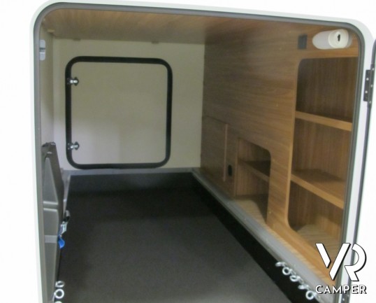 Carado T 448: camper semintegrale nuovo con letti gemelli posteriori e ampio garage, letto basculante, omologato 4 posti