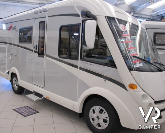 Carthago C-Compactline I 138: camper motorhome nuovo a Torino compatto nelle dimensioni con letto matrimoniale posteriore e ampio garage.