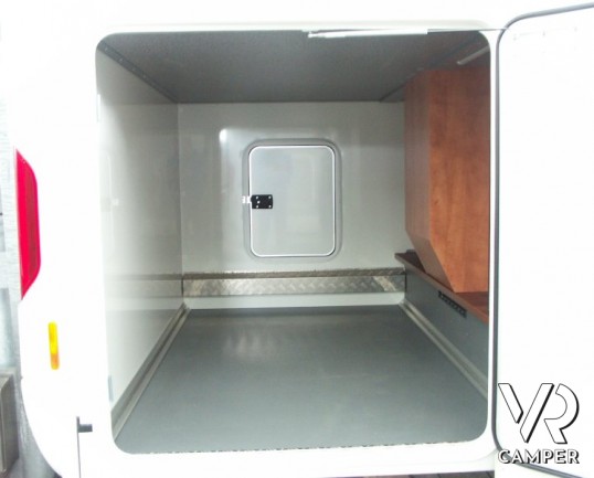 Carthago C-Tourer I 143 Lightweight: camper nuovo motorhome Carthago con letti gemelli e garage, super leggero