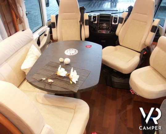 Carthago C-Tourer I 143 Lightweight: camper nuovo motorhome Carthago con letti gemelli e garage, super leggero