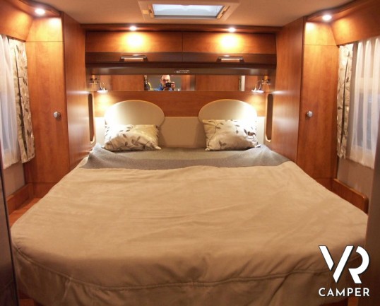 Carthago C-Compactline I 145 QB: camper motorhome nuovo con letto nautico posteriore e ampia dinette