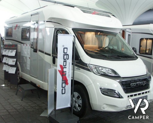 Carthago C-Tourer T 143: semintegrale leggero nuovo con garage, letti gemelli e ampia dinette