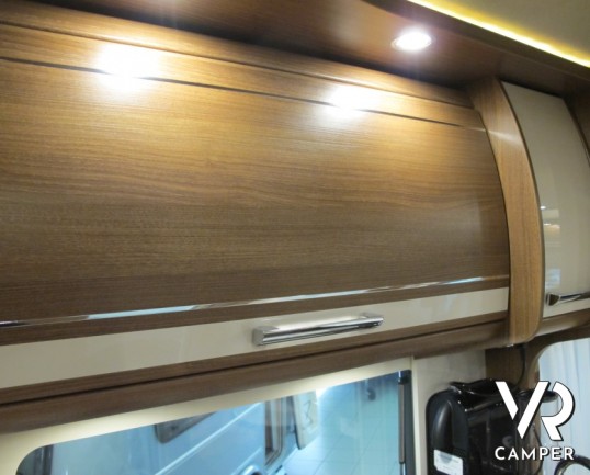 Carthago C-Tourer T 148 H: camper nuovo semintegrale con letto basculante, doppio pavimento, letti gemelli e ampio garage