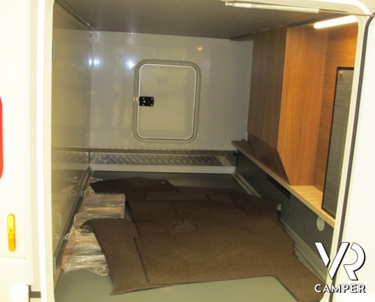 Carthago C-Tourer T 148 H: camper nuovo semintegrale con letto basculante, doppio pavimento, letti gemelli e ampio garage