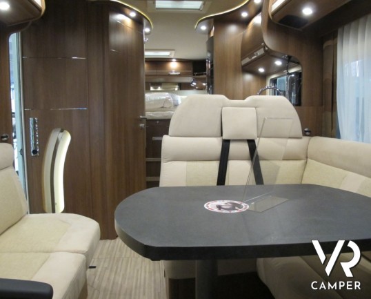 Carthago C-Tourer T 148 H: camper nuovo semintegrale con letto basculante, doppio pavimento, letti gemelli e ampio garage