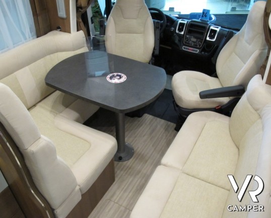 Carthago C-Tourer T 148 H: camper nuovo semintegrale con letto basculante, doppio pavimento, letti gemelli e ampio garage