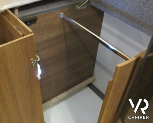 Carthago C-Tourer T 148 H: camper nuovo semintegrale con letto basculante, doppio pavimento, letti gemelli e ampio garage