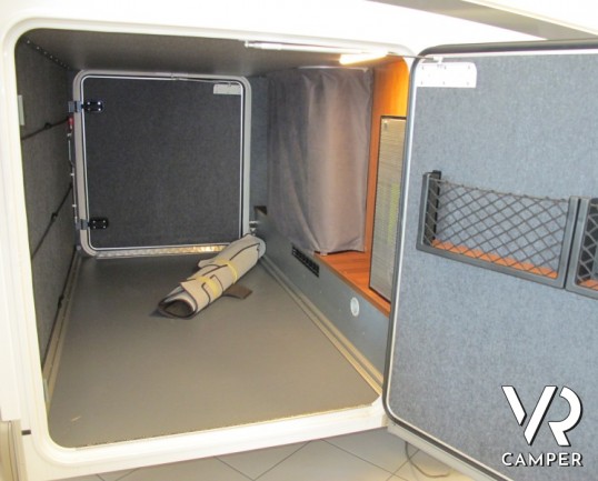 Carthago Chic C-Line 4.2: motorhome sotto i 7 metri, con ampio garage omologabile fino a 5 posti in viaggio