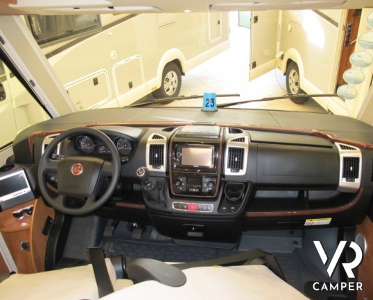 Carthago Chic C-Line 4.2: motorhome sotto i 7 metri, con ampio garage omologabile fino a 5 posti in viaggio