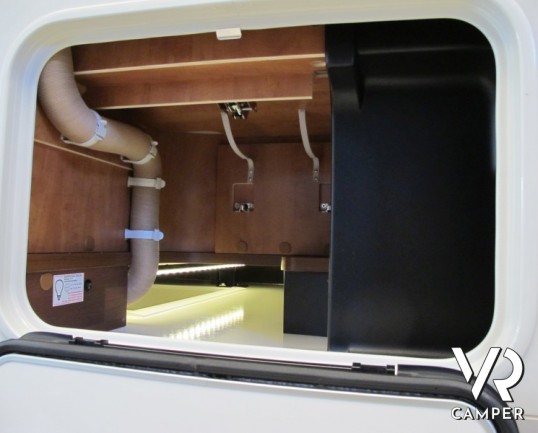 Carthago Chic C-Line 4.2: motorhome sotto i 7 metri, con ampio garage omologabile fino a 5 posti in viaggio