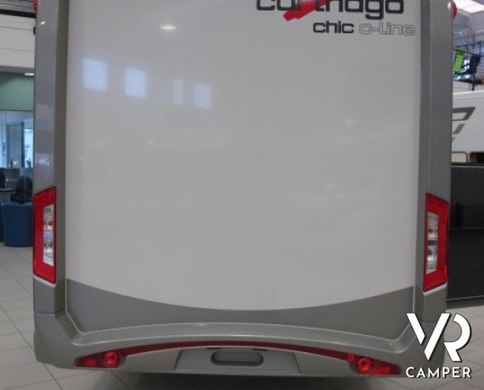 Carthago Chic C-Line I 5.0. camper motorhome nuovo a Torino, Piemonte con letto nautico posteriore, ampio garage, dinette con divanetto frontale.