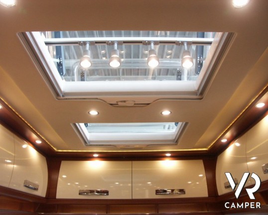 Carthago E-Line 51 QB S: camper nuovo motorhome Carthago con camera letto nautico separata, con patente C