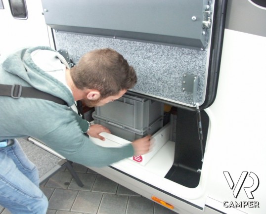 Carthago E-Line 47: motorhome di lusso con doppio pavimento passante e ampio garage in patente C