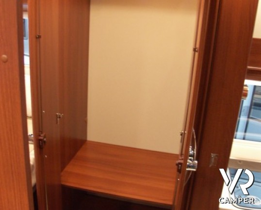 Carthago E-Line 47: motorhome di lusso con doppio pavimento passante e ampio garage in patente C