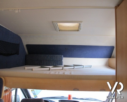 Challanger 162: occasione camper usato mansardato con letti a castello, su meccanica Ford.