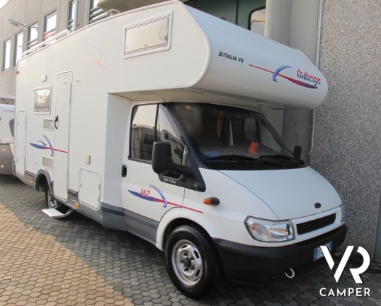 Challanger 162: occasione camper usato mansardato con letti a castello, su meccanica Ford.