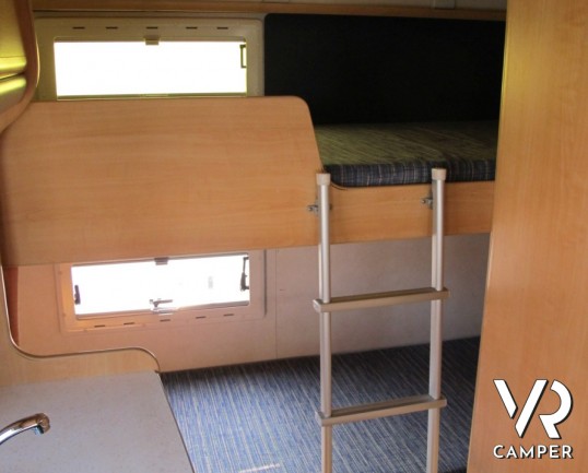 Challanger 162: occasione camper usato mansardato con letti a castello, su meccanica Ford.