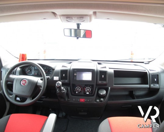 Challenger Birthday 286 C - camper mansardato usato con letti a castello e dinette classica, 6 posti letto e 6 posti omologati a libretto