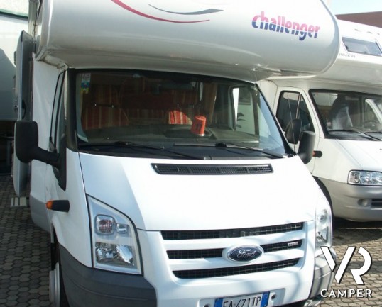 Challanger Mageo 192: camper mansardato usato con garage grande e gemellato posteriore, 5 posti omologati