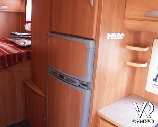 Challanger Mageo 192: camper mansardato usato con garage grande e gemellato posteriore, 5 posti omologati