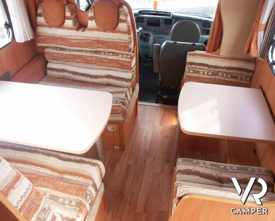 CHAUSSON FLASH 09 - camper usato con letti a castello e garage, 7 posti letto.