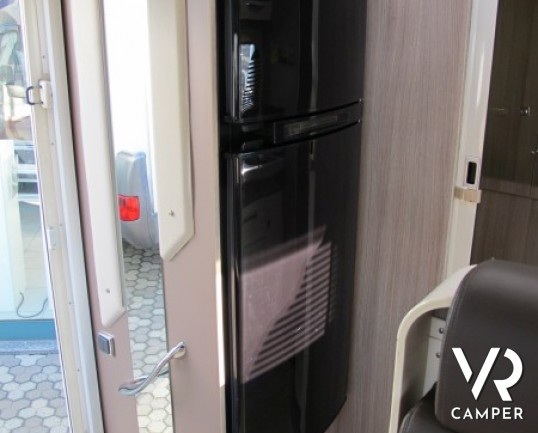 Chausson Welcome 610 G: camper semintegrale semi nuovo con ampio garage, letto basculante, immatricolato 11/2014, modello 2015 con pochissimi chilomet