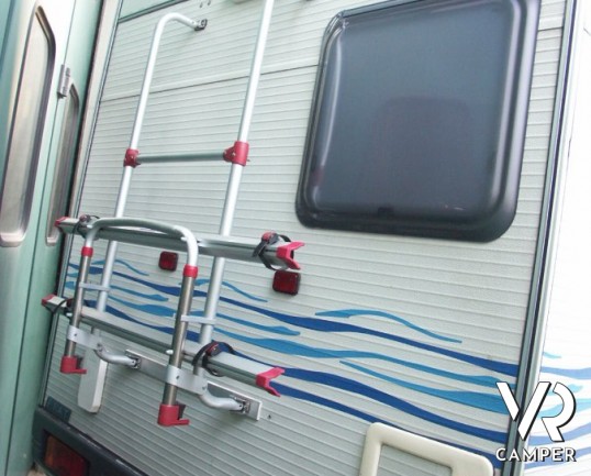 CI AUTOROLLER - camper mansardato usato a Torino. Camper per prima esperienza.